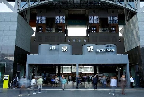 日本新干線(xiàn)京都站led屏廣告